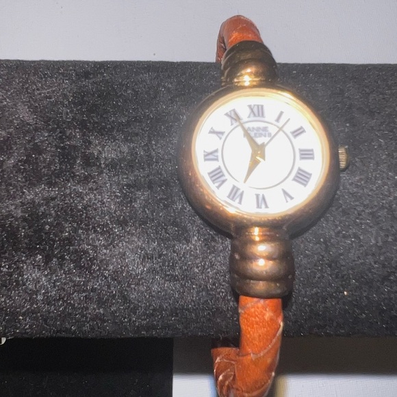 ♦️ Anne Klein Gold Watch with Orange Strap - Picture 4 of 4